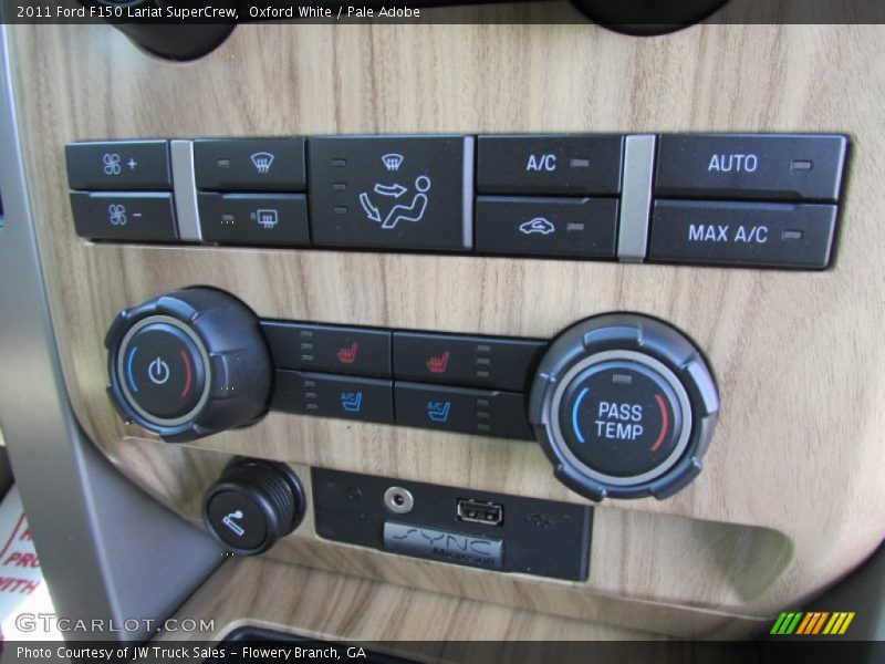 Oxford White / Pale Adobe 2011 Ford F150 Lariat SuperCrew