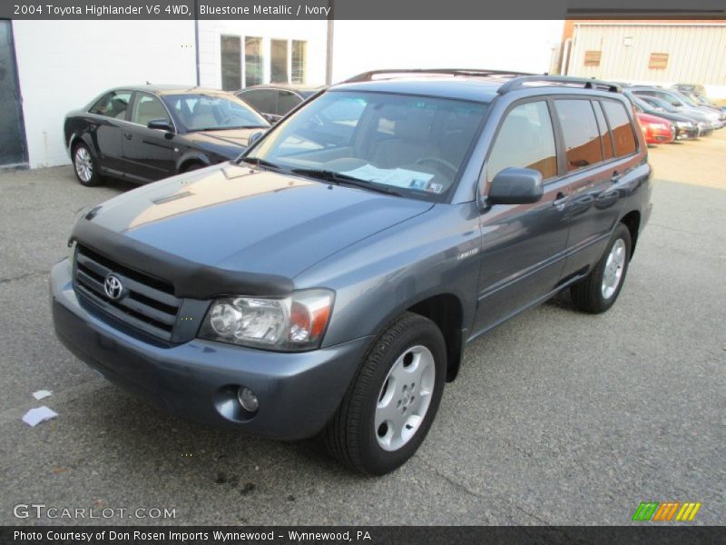 Front 3/4 View of 2004 Highlander V6 4WD