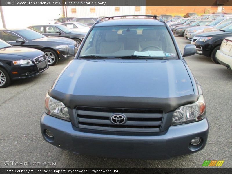 Bluestone Metallic / Ivory 2004 Toyota Highlander V6 4WD