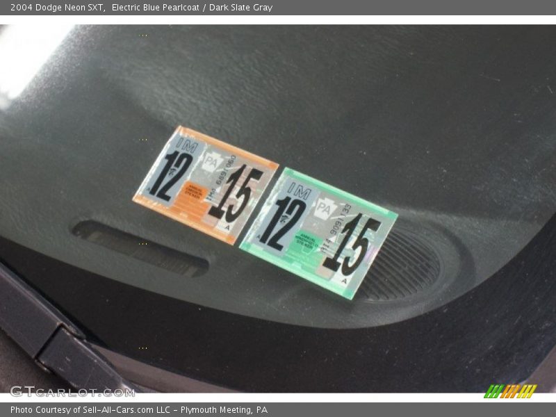 Electric Blue Pearlcoat / Dark Slate Gray 2004 Dodge Neon SXT