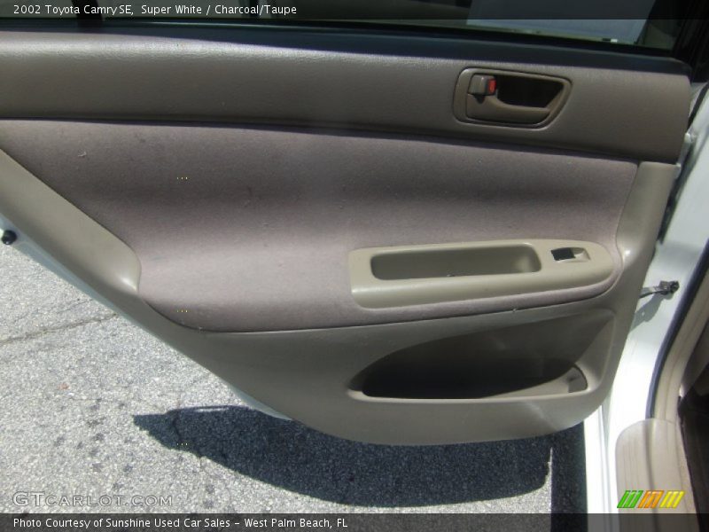 Super White / Charcoal/Taupe 2002 Toyota Camry SE