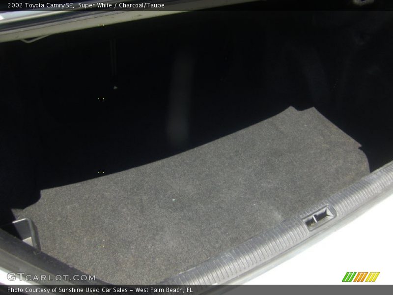 Super White / Charcoal/Taupe 2002 Toyota Camry SE