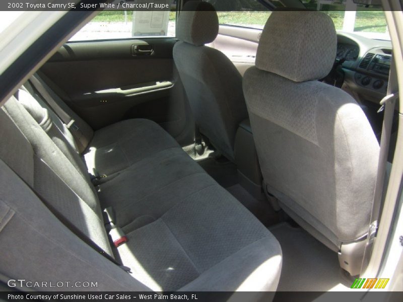 Super White / Charcoal/Taupe 2002 Toyota Camry SE