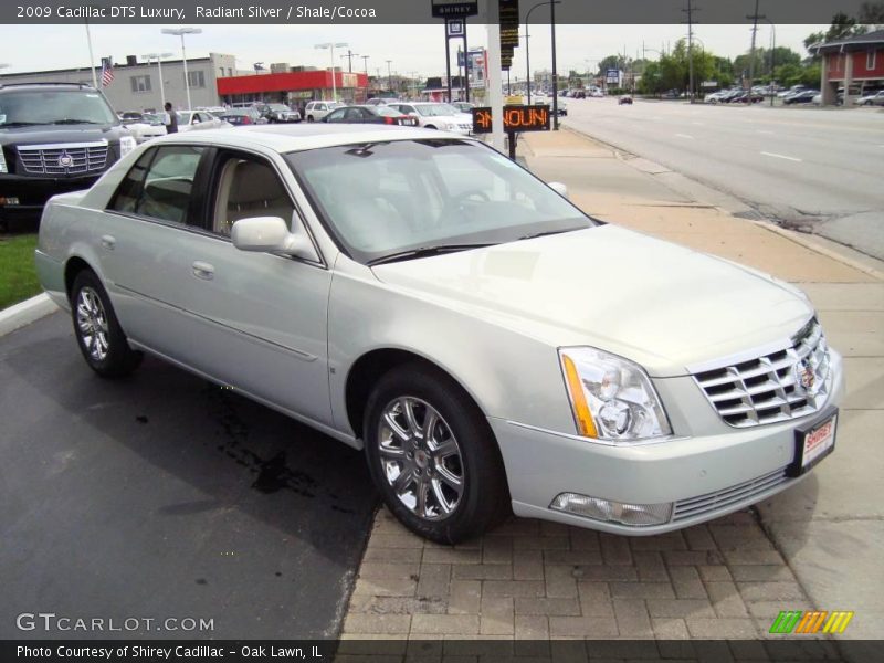 Radiant Silver / Shale/Cocoa 2009 Cadillac DTS Luxury
