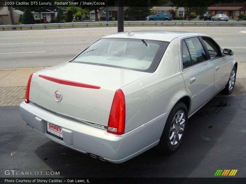 Radiant Silver / Shale/Cocoa 2009 Cadillac DTS Luxury