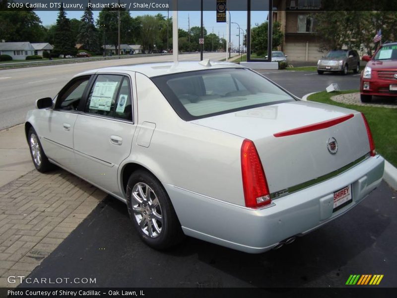 Radiant Silver / Shale/Cocoa 2009 Cadillac DTS Luxury