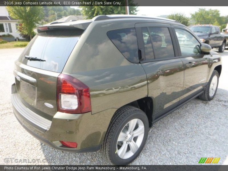 ECO Green Pearl / Dark Slate Gray 2016 Jeep Compass Latitude 4x4