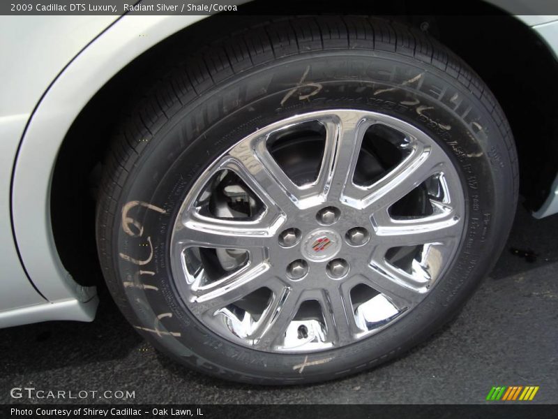 Radiant Silver / Shale/Cocoa 2009 Cadillac DTS Luxury