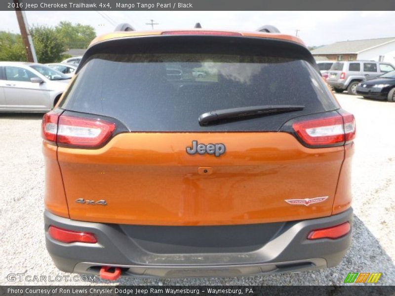 Mango Tango Pearl / Black 2016 Jeep Cherokee Trailhawk 4x4