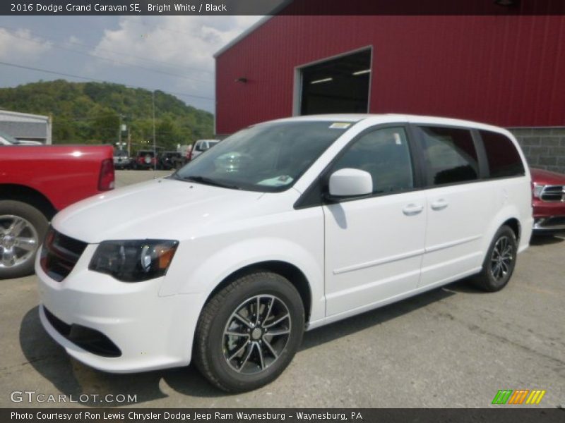 Bright White / Black 2016 Dodge Grand Caravan SE