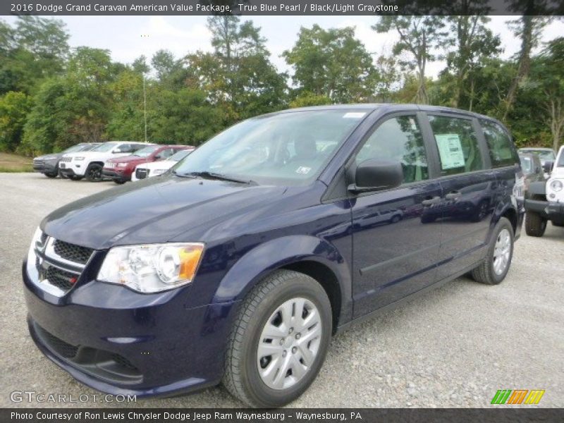 Front 3/4 View of 2016 Grand Caravan American Value Package