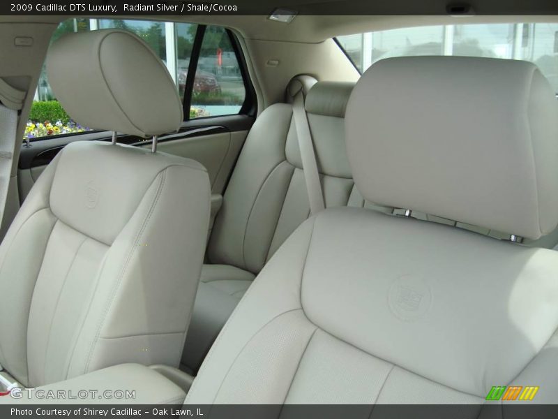 Radiant Silver / Shale/Cocoa 2009 Cadillac DTS Luxury