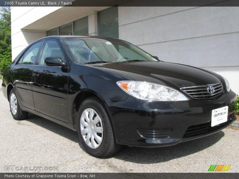 Black / Taupe 2005 Toyota Camry LE