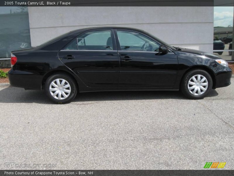 Black / Taupe 2005 Toyota Camry LE