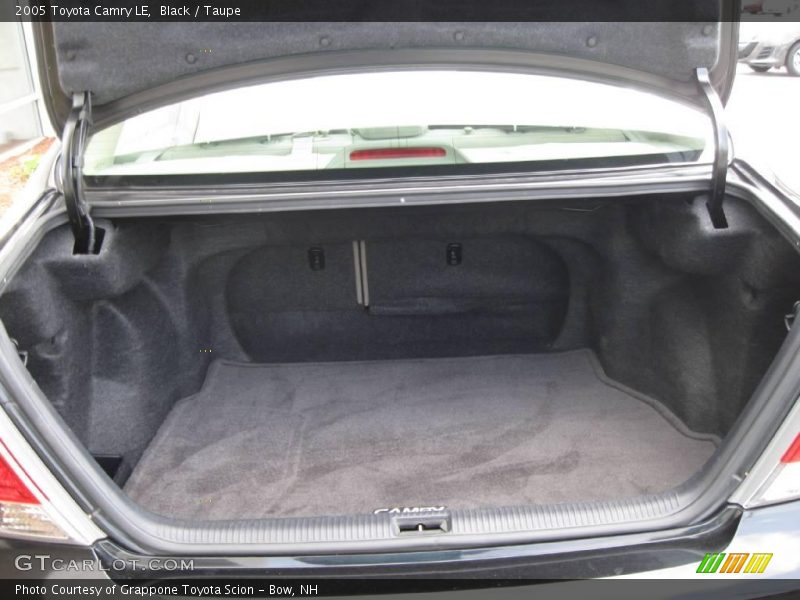 Black / Taupe 2005 Toyota Camry LE