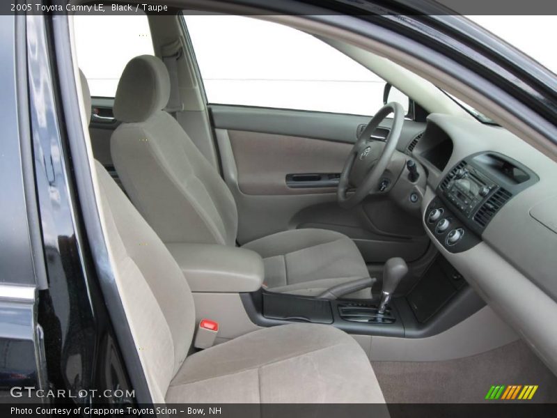 Black / Taupe 2005 Toyota Camry LE