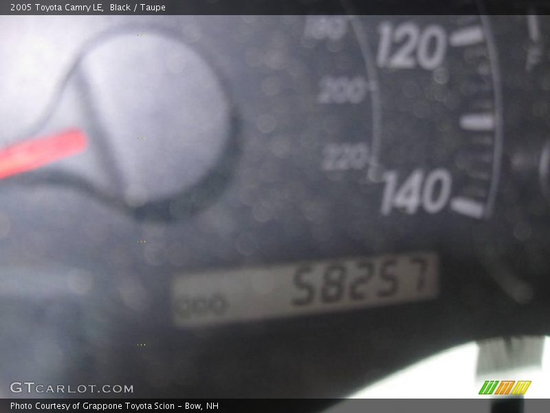 Black / Taupe 2005 Toyota Camry LE