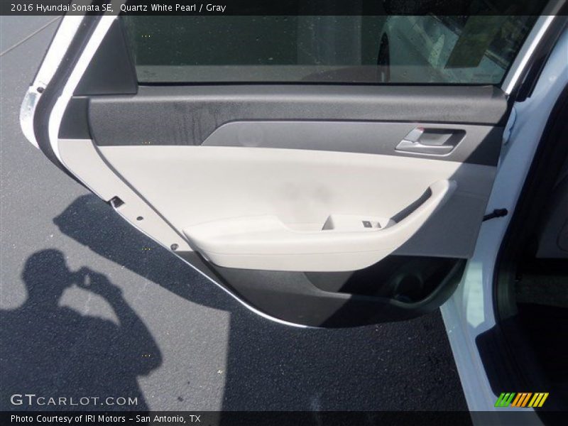 Quartz White Pearl / Gray 2016 Hyundai Sonata SE