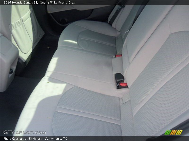 Quartz White Pearl / Gray 2016 Hyundai Sonata SE