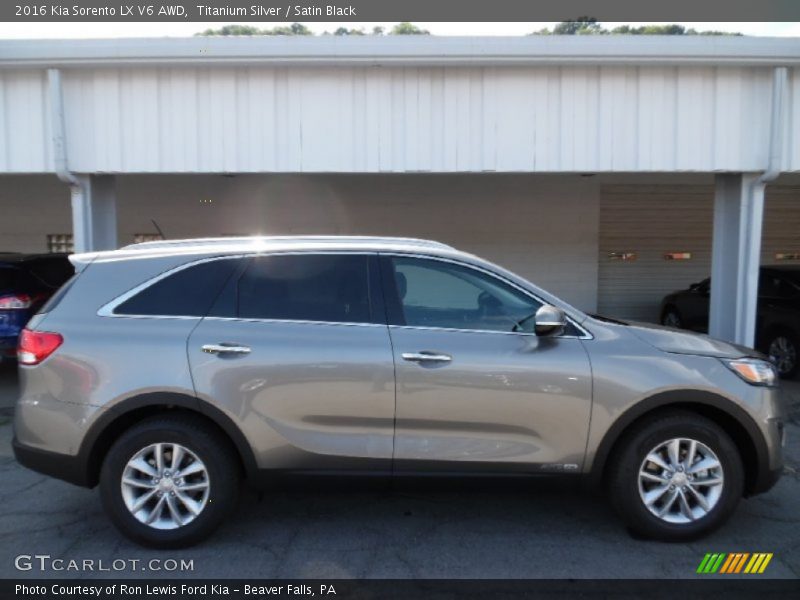 Titanium Silver / Satin Black 2016 Kia Sorento LX V6 AWD