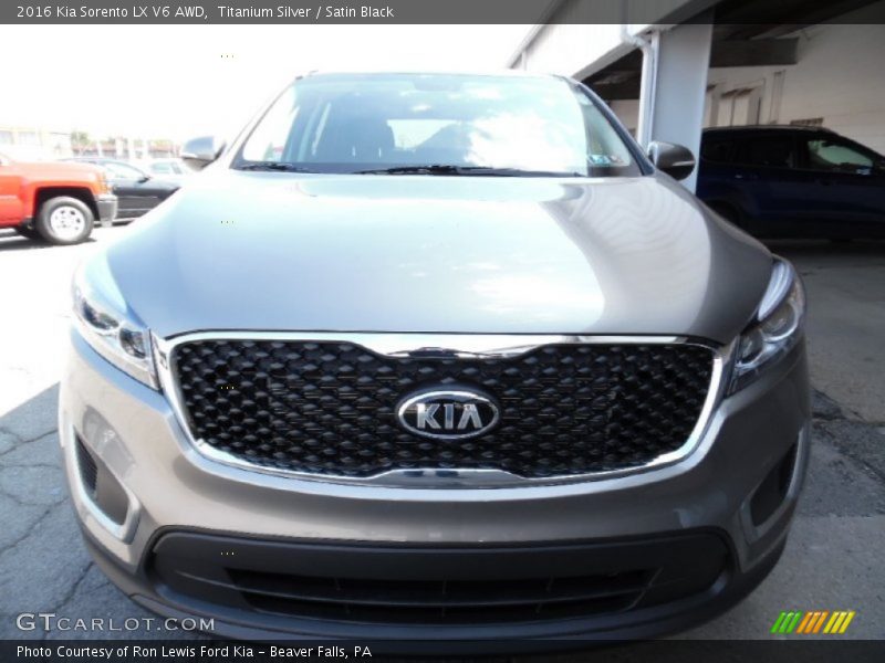 Titanium Silver / Satin Black 2016 Kia Sorento LX V6 AWD
