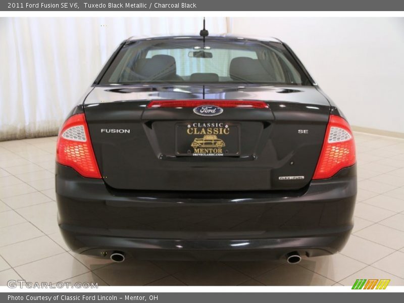 Tuxedo Black Metallic / Charcoal Black 2011 Ford Fusion SE V6