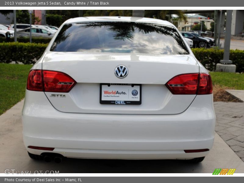 Candy White / Titan Black 2013 Volkswagen Jetta S Sedan