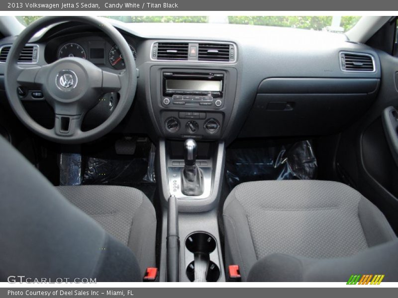 Candy White / Titan Black 2013 Volkswagen Jetta S Sedan