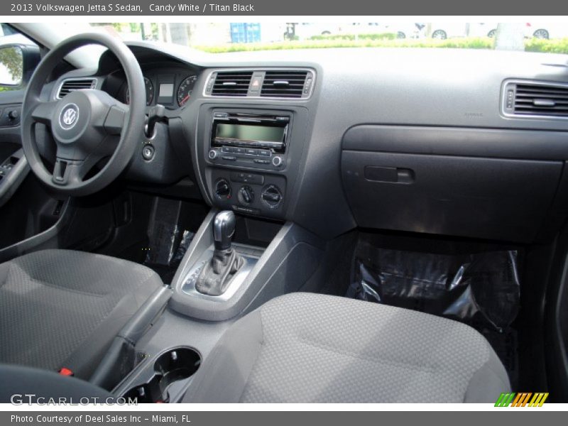 Candy White / Titan Black 2013 Volkswagen Jetta S Sedan