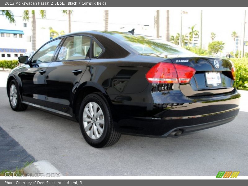 Black / Cornsilk Beige 2013 Volkswagen Passat 2.5L SE