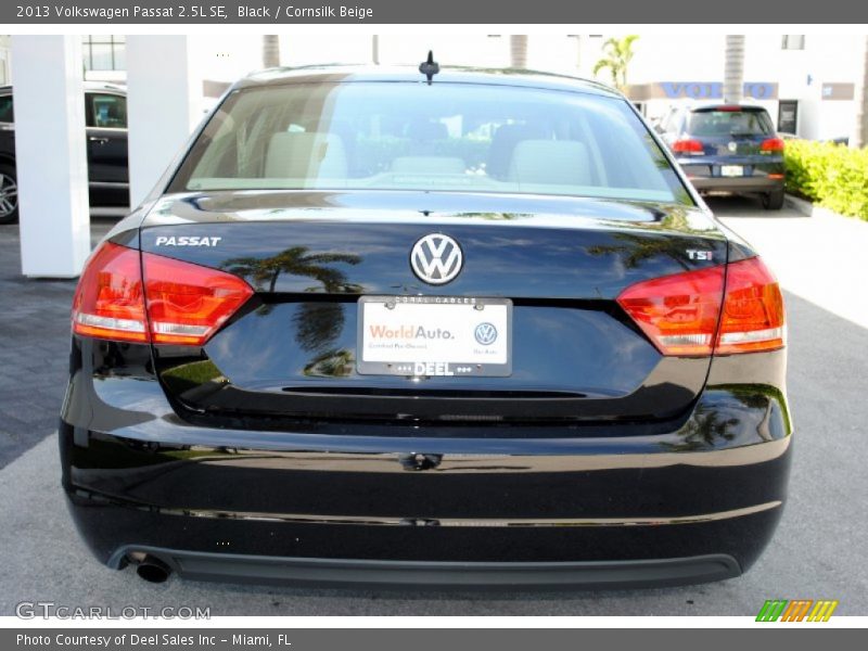 Black / Cornsilk Beige 2013 Volkswagen Passat 2.5L SE