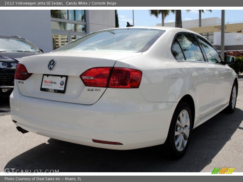 Candy White / Cornsilk Beige 2013 Volkswagen Jetta SE Sedan