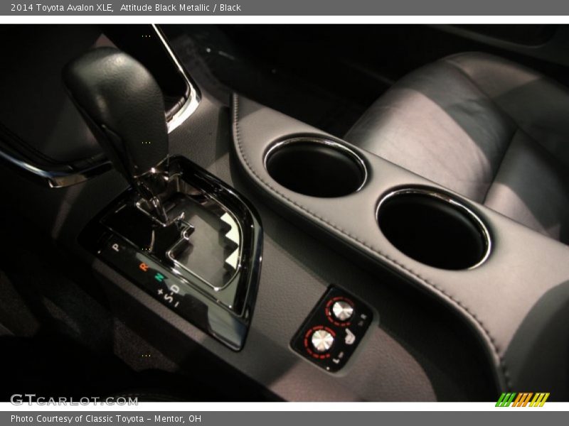 Attitude Black Metallic / Black 2014 Toyota Avalon XLE