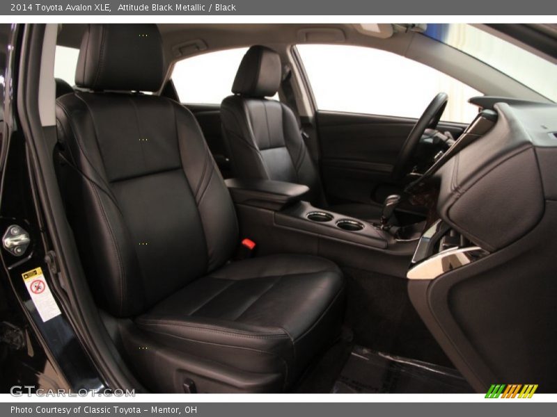 Attitude Black Metallic / Black 2014 Toyota Avalon XLE