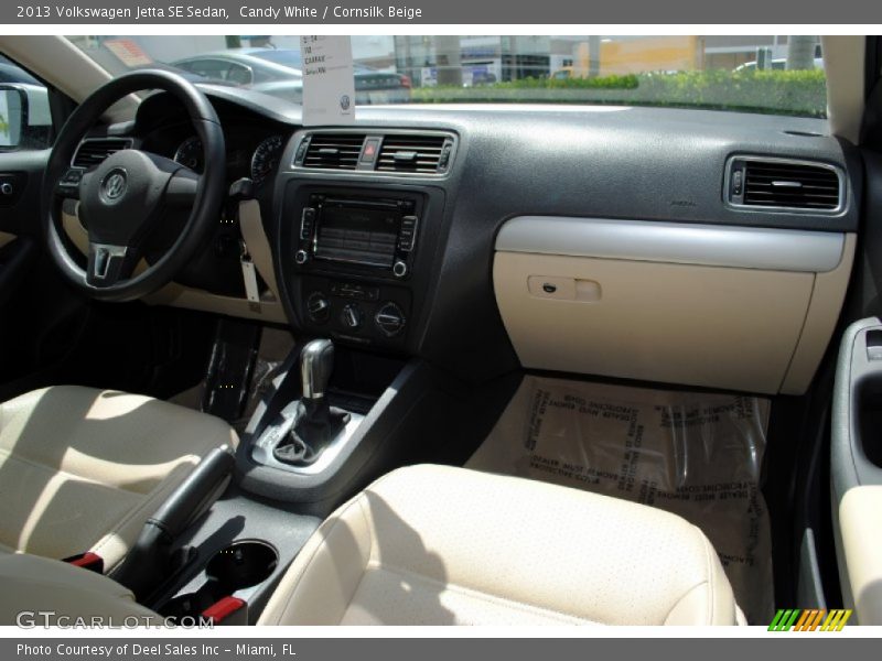 Candy White / Cornsilk Beige 2013 Volkswagen Jetta SE Sedan