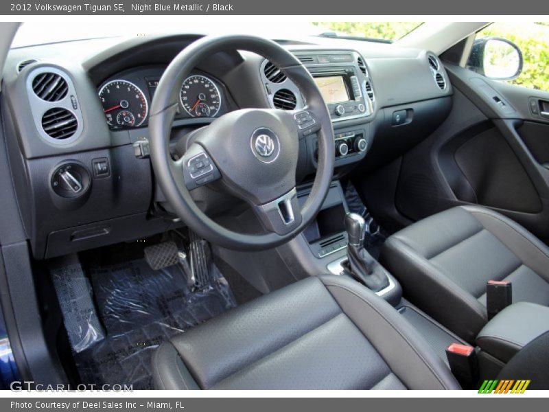 Night Blue Metallic / Black 2012 Volkswagen Tiguan SE