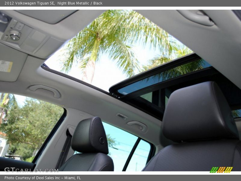 Night Blue Metallic / Black 2012 Volkswagen Tiguan SE