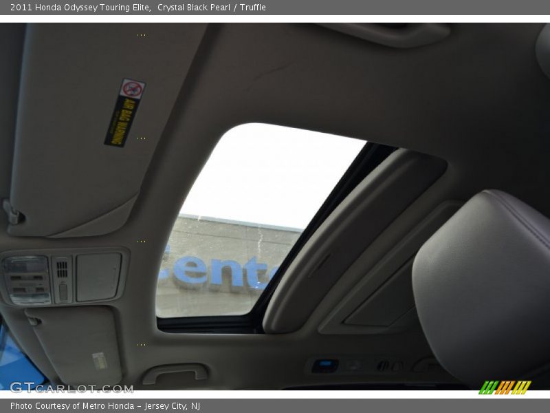 Crystal Black Pearl / Truffle 2011 Honda Odyssey Touring Elite