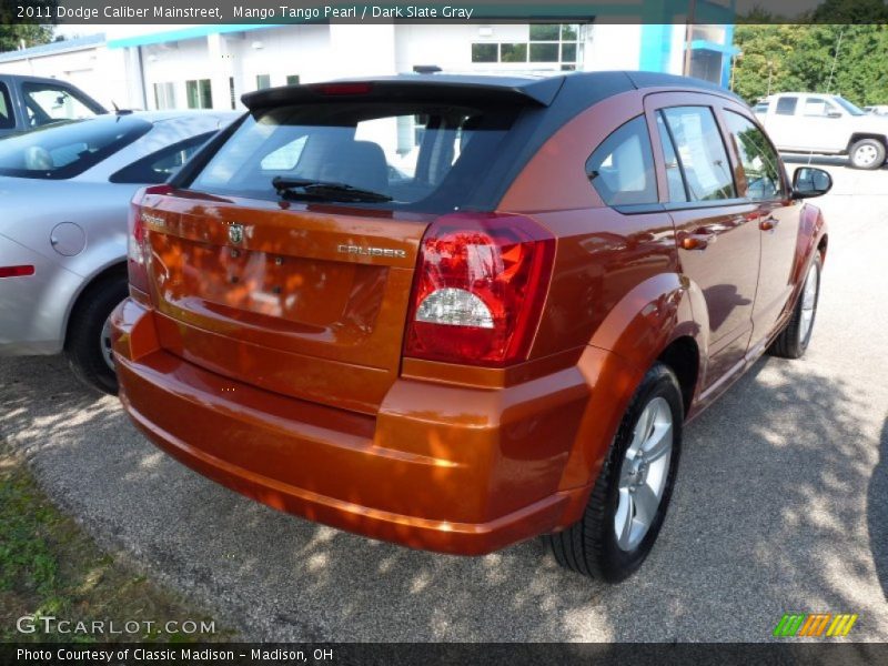Mango Tango Pearl / Dark Slate Gray 2011 Dodge Caliber Mainstreet