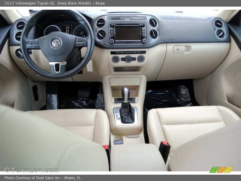 Deep Black Metallic / Beige 2013 Volkswagen Tiguan SE