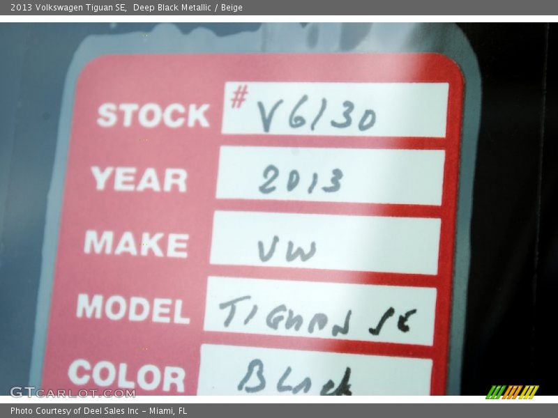 Deep Black Metallic / Beige 2013 Volkswagen Tiguan SE