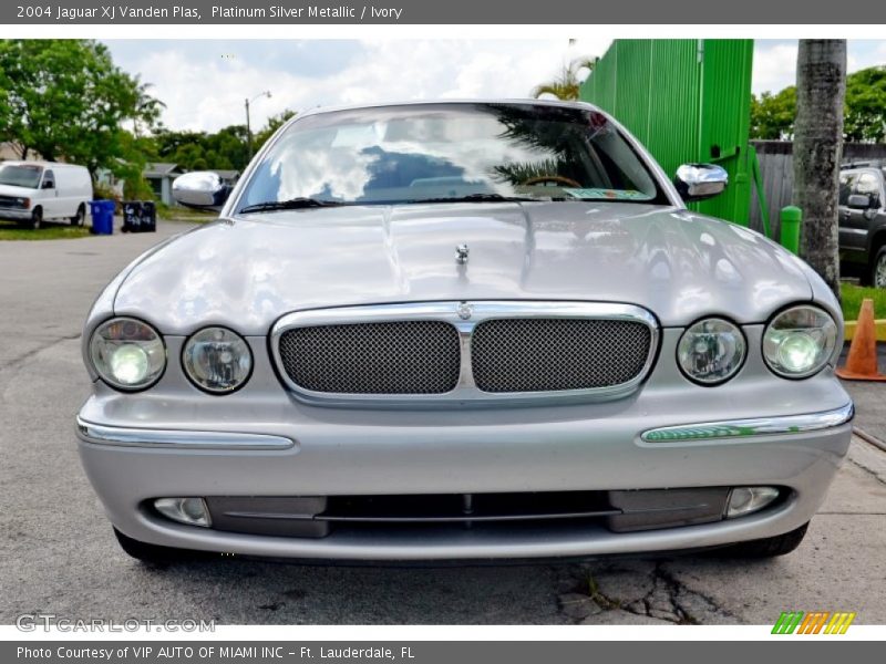 Platinum Silver Metallic / Ivory 2004 Jaguar XJ Vanden Plas
