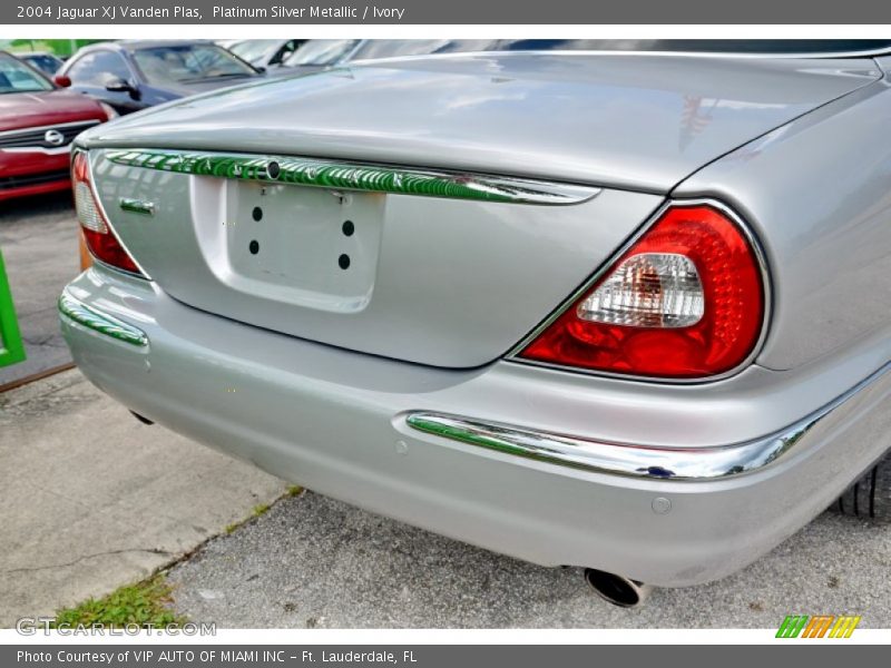 Platinum Silver Metallic / Ivory 2004 Jaguar XJ Vanden Plas
