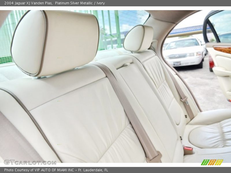 Platinum Silver Metallic / Ivory 2004 Jaguar XJ Vanden Plas