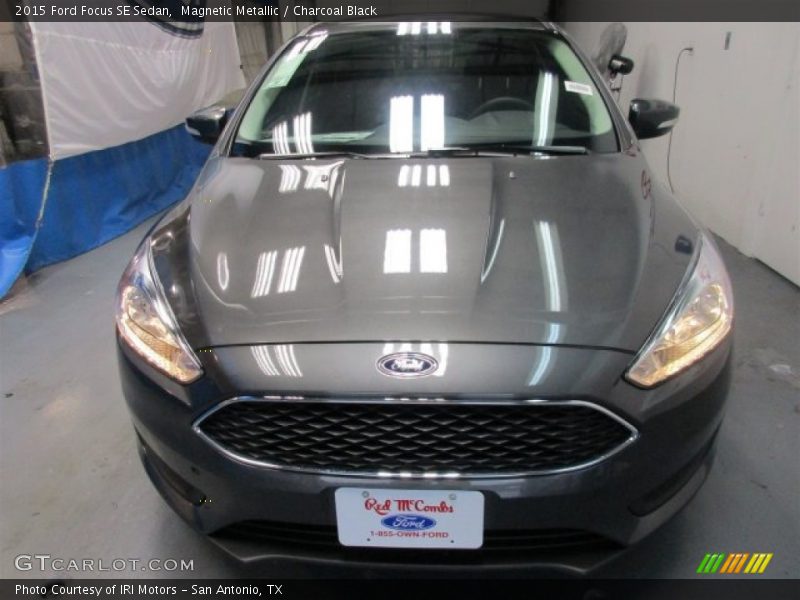 Magnetic Metallic / Charcoal Black 2015 Ford Focus SE Sedan