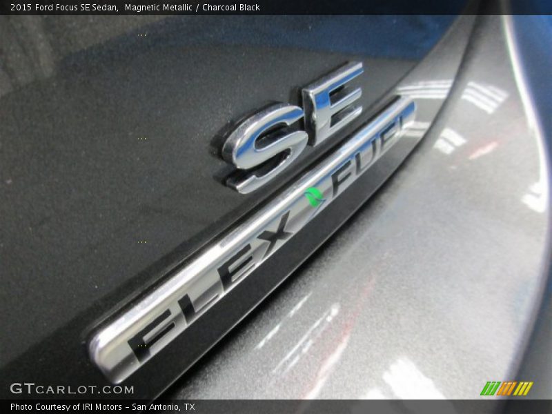 Magnetic Metallic / Charcoal Black 2015 Ford Focus SE Sedan