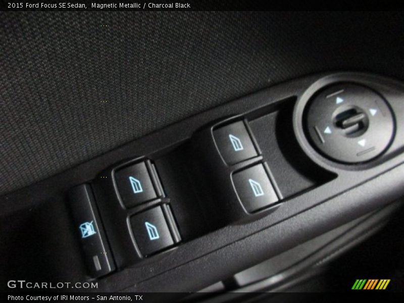 Magnetic Metallic / Charcoal Black 2015 Ford Focus SE Sedan