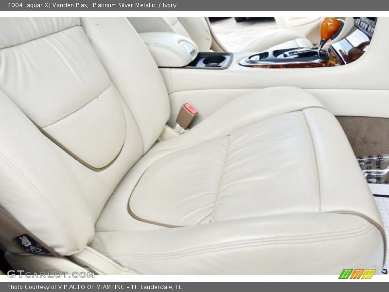 Platinum Silver Metallic / Ivory 2004 Jaguar XJ Vanden Plas
