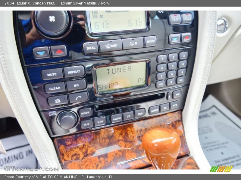 Controls of 2004 XJ Vanden Plas