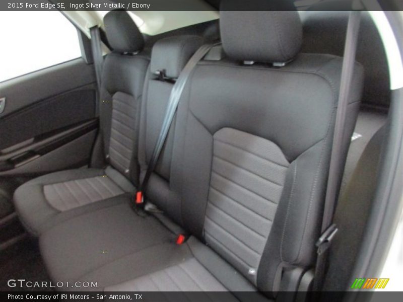 Ingot Silver Metallic / Ebony 2015 Ford Edge SE